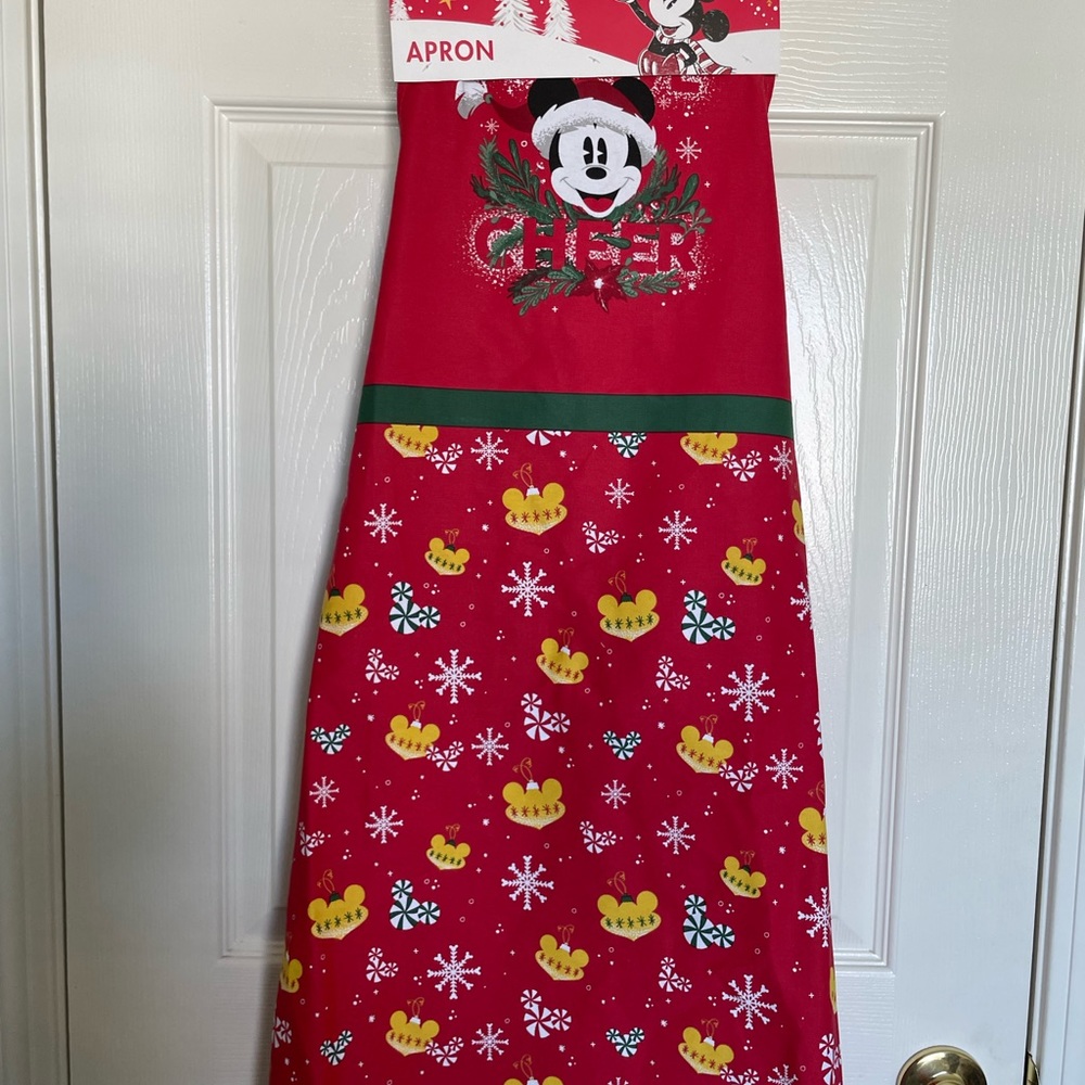 NWT Disney Mickey Mouse Christmas Apron
